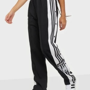 Adidas Adibreak Classic black  - Storlek Large helt nya. Kan gå ner i pris vid snabb affär 