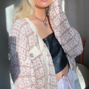 Kofta - Superfin rosa/vit kofta med lite glitter från Zara! 