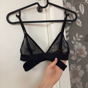 Bh - Genomskinlig mesh bh med tjocka band