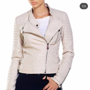  - Säljer min chiquelle skinnjacka i beigh storlek 40 (M) 