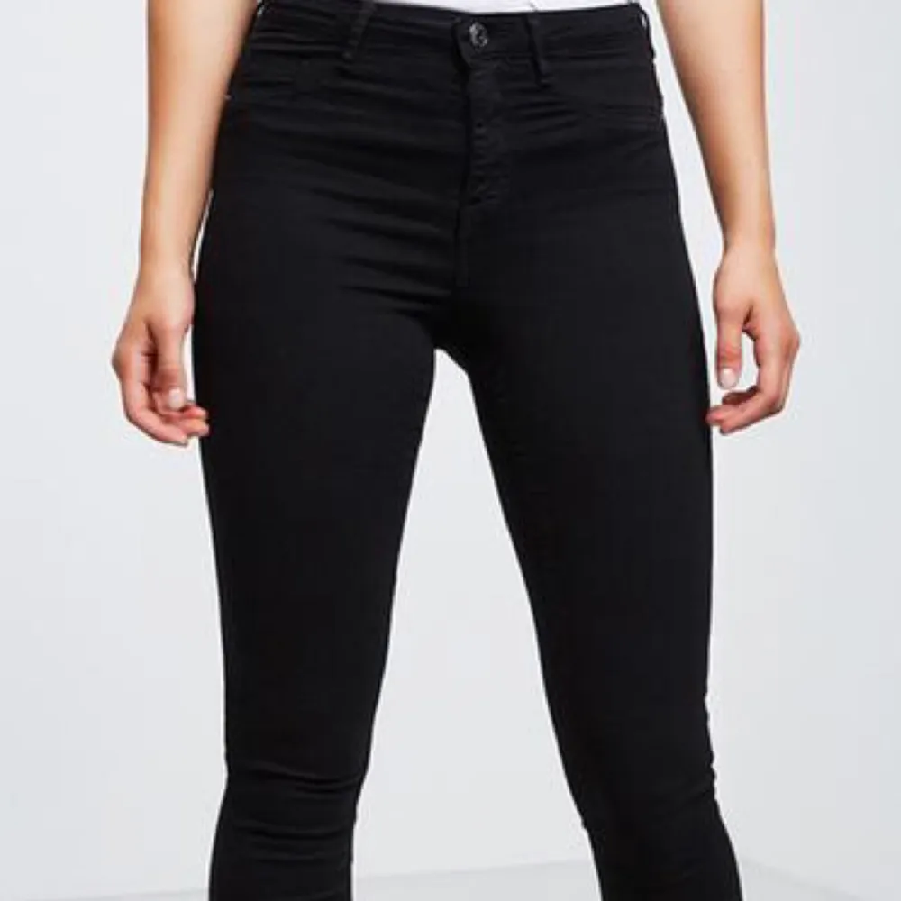 Svarta högmidjade jeans från Gina Tricot, Molly jeans. Stl S. Nya aldrig använda. Jeans & Byxor.