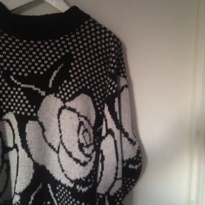  - tjocktröja, stickad 