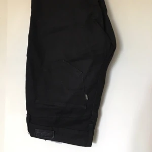  - Jättefina knappt använda jeans från Levis, bold curve. Låga i midjan. 