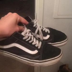  - Ett par Vans Old Skool i fint begagnat skick. 