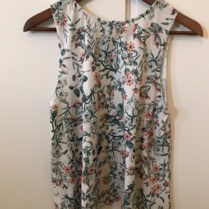  - Ett jättesött linne från Pull&Bear. 