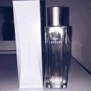  - oanvänd lacoste parfym, kvinnlig, bruten förpackning. har sprayat en gång för och känna doften.  inköpspris 625kr  mitt pris 500kr  Obs, priset går att diskutera.
