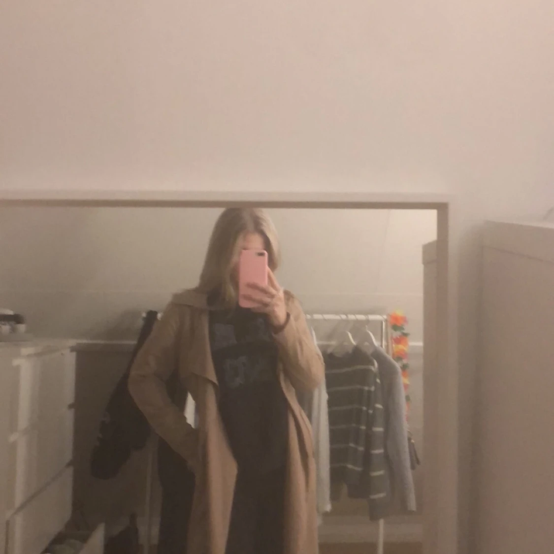Beige trenchcoat/kappa