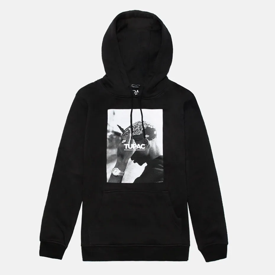 Säljer denna tupac hoodie i storlek M, jättebra skick!🥰 om flera vill ha så blir det budgivning!. Tröjor & Koftor.