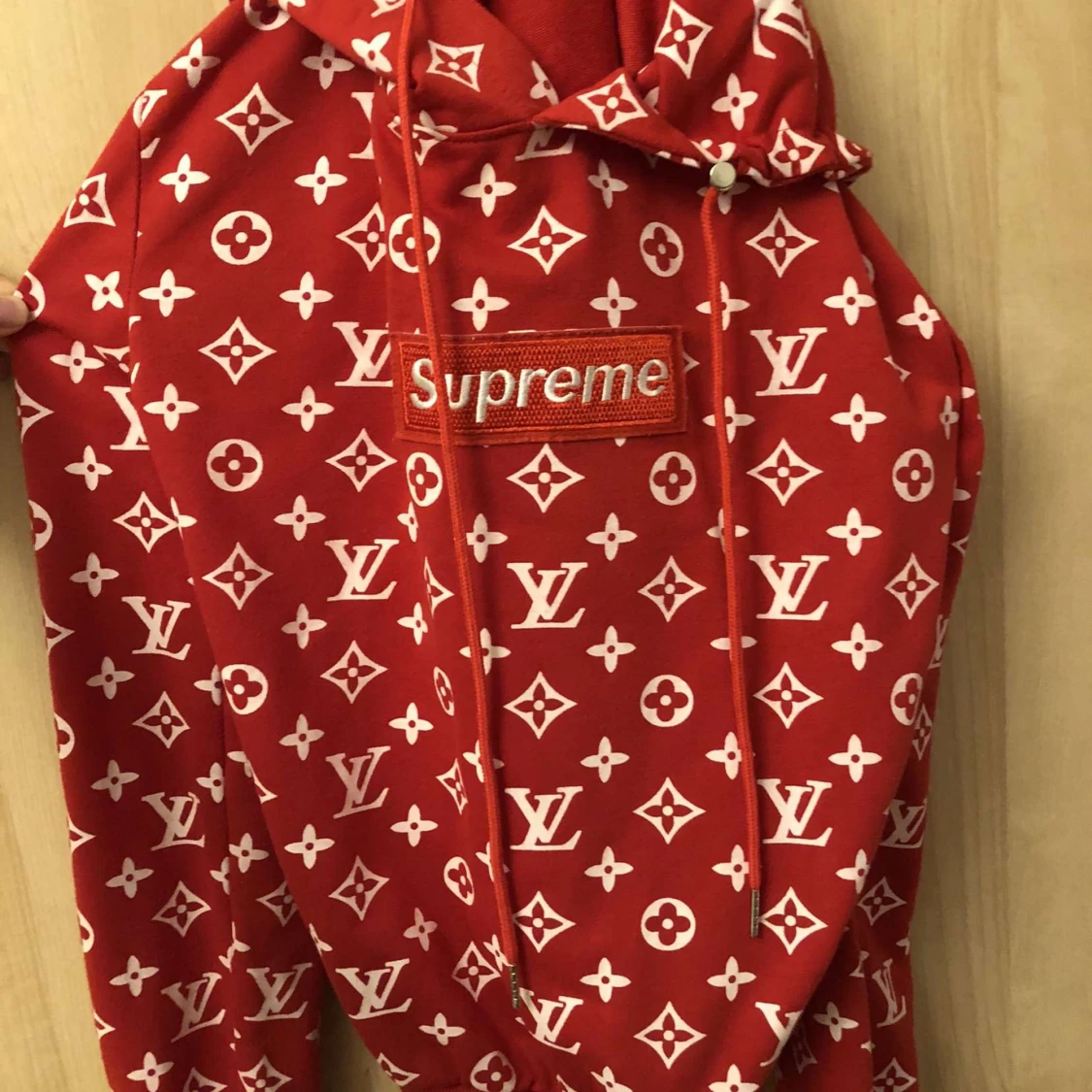 Supreme hoodie