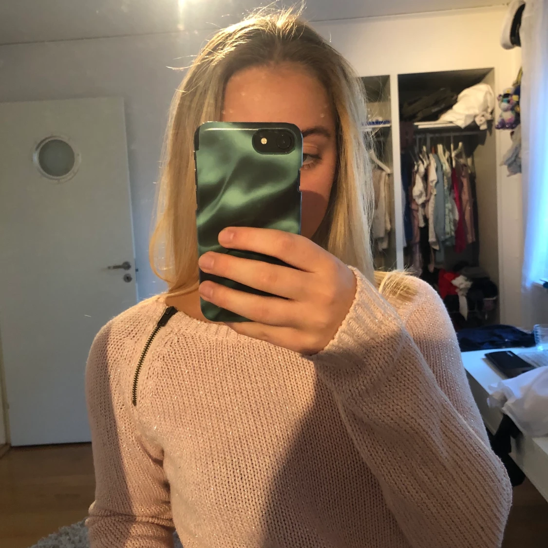 Glittrig stickad tröja  - 91