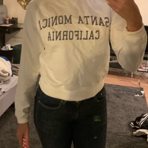 Tröja från Brandy Melville  - Köpt i Santa Monica. Lite liten men funkar på mig som är S. Aldrig använd. 