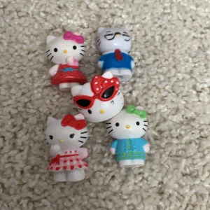 Hello Kitty figurer - Intressekoll, skulle kunna sälja de för en hyfsad peng