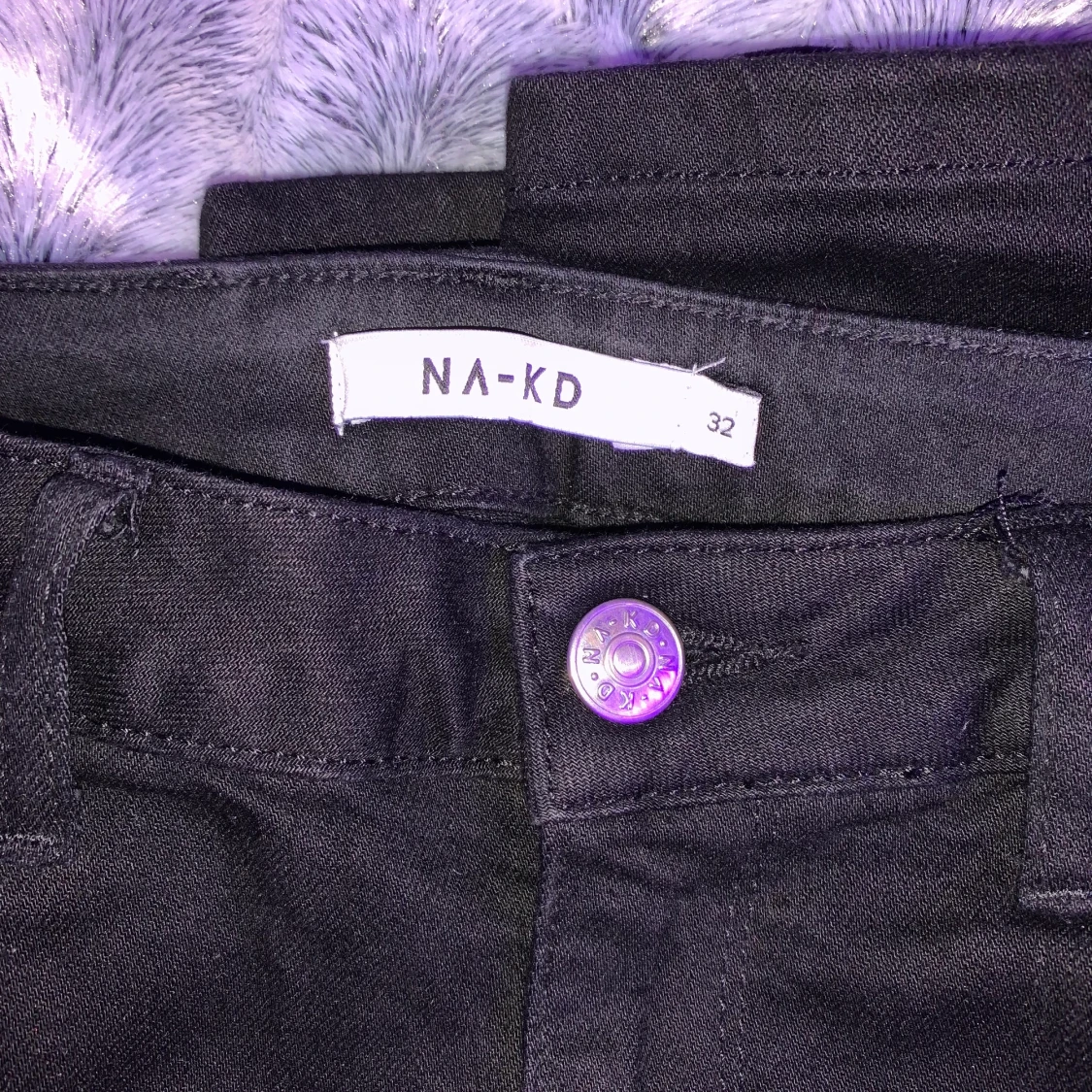 Fina svarta tajta jeans från nakd - 91