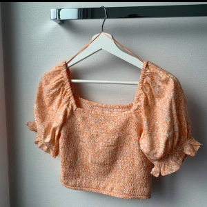 Blus - Blus från bikbok i storlek s,aldrig använd.