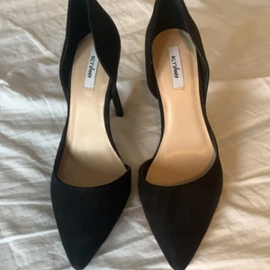 Pumps  - Pumps från Nelly använda några gånger i bra skick storlek 41