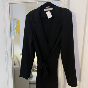 Jumpsuit  - Jumpsuit från Inwear, använd två gånger, därav mycket fint skick.
