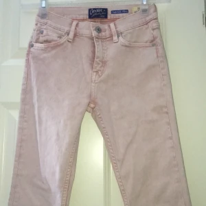 Ljusrosa crocker jeans  - Oanvända Jeans i fint skick 