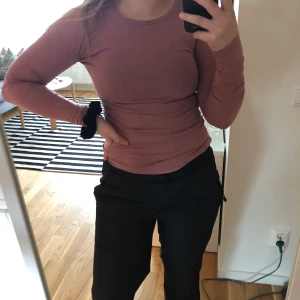 Långärmad - Ljusrosa långärmad i storlek XS. Väldigt bra skick. Varm och skön. Swish finns!