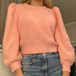 Superskön stickad tröja  - Använd fåtal gånger, i nyskick 