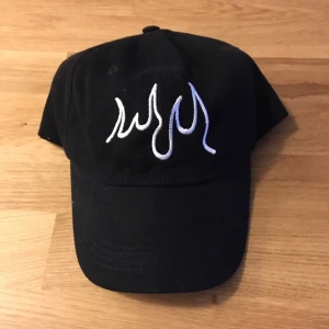  - Råsnygg keps från Monkeybizz! 🔥🔥Ny!! Justerbar! Eventuell frakt betalas av köparen 😉✨💕