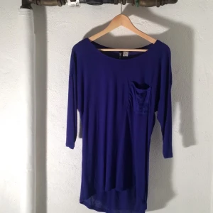  - ⭐️Blålila tröja från H&M
Strl 38
Tar swish, kan mötas i Stockholms innerstad.
Köparen står för frakten.