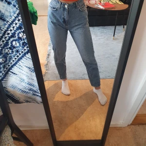 Momjeans - Tyvärr för stora för mig i midjan och säljer därför dessa snygga momjeans från Gina!😍 