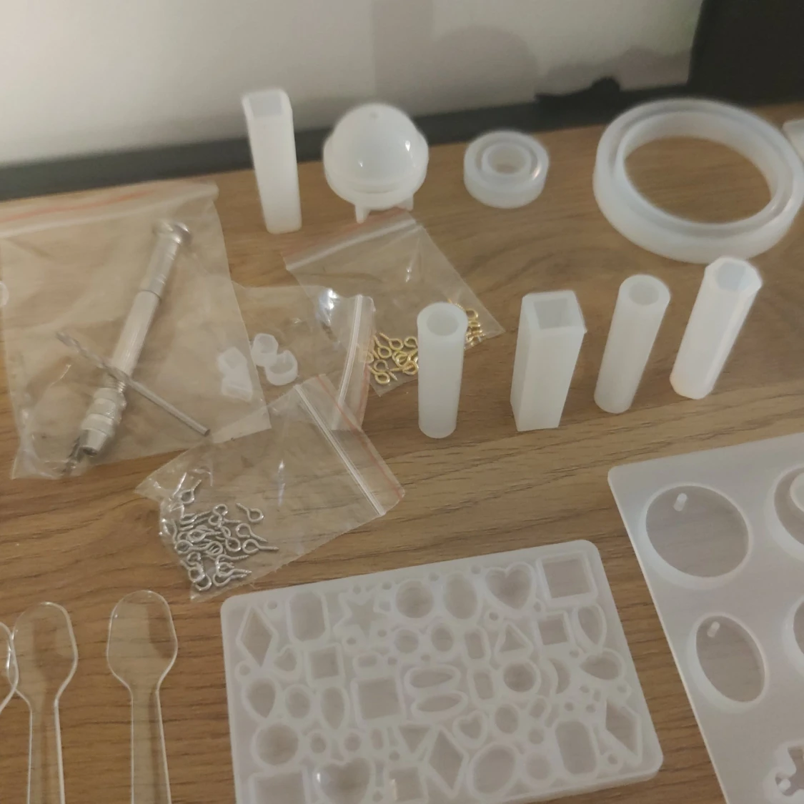 Nytt kit för resin / gips / smycken  - 90