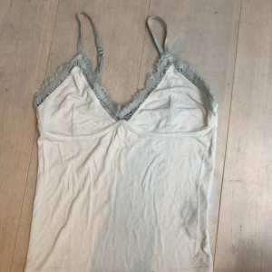 Spets linne - Ett fint linne som blivit för litet för mig!