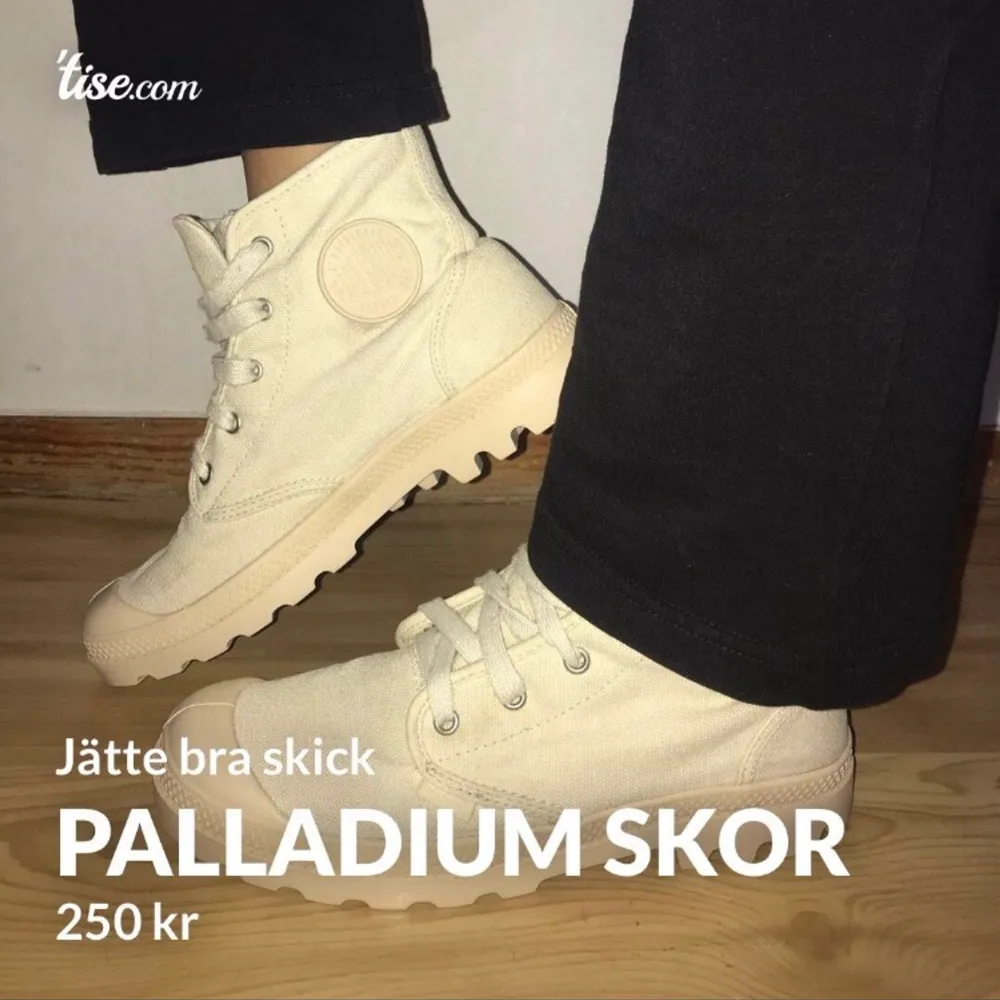 As sköna o snygga palladium skor, de är jättebra skick. Har köpt de för 700kr o säljer för 250kr. Det står att den är i storlek 40 men jag som har 38,5 passar de bra. Köparen står för frakt. Skor.