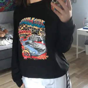 Sweatshirt från SHEIN storlek S. Säljer för 50kr+ frakt 