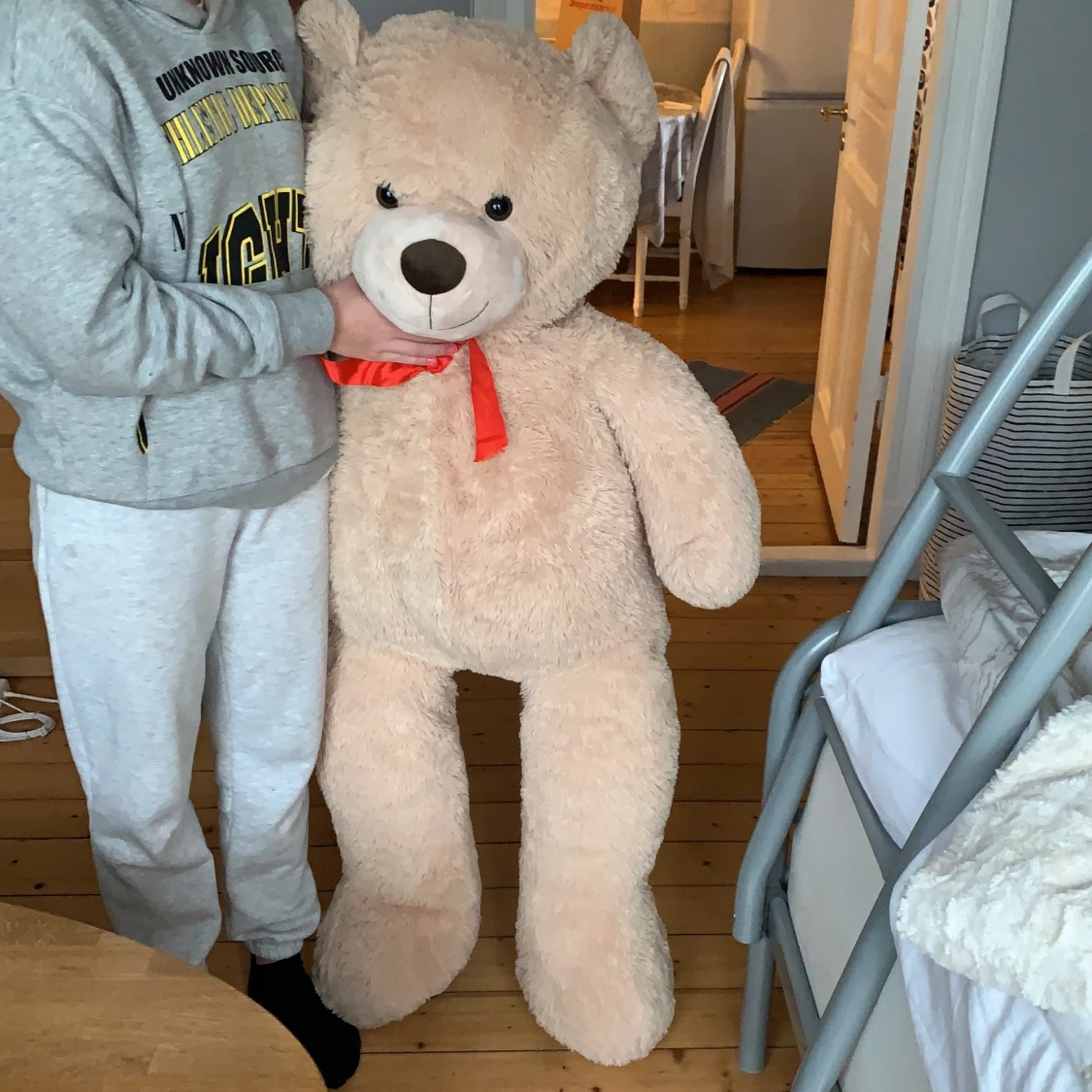 Stor och mysig teddybjörn  - 90