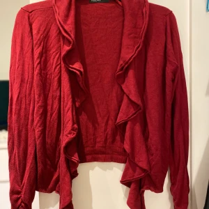 Storlek M - Kofta men passar dem som har storlek S och L med 