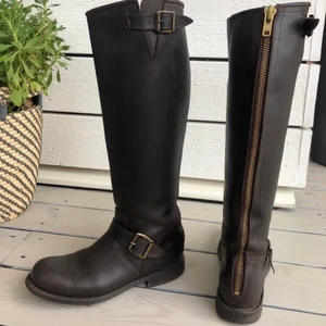 Primeboots  - Primeboots engineer high-14 zip i storlek 37, dom är nyligen insmorda och i mycket gott skick! Inköpspris: 3595kr  