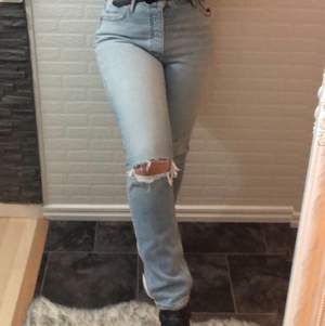 Snygga Gina jeans, använt fåtal gånger, nypris 550, strl S/M