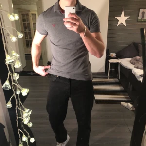 Gant pikétröja till herr - Bra skick är den i och det är en storlek S