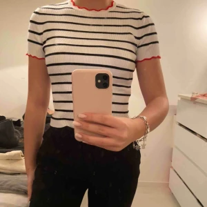  - Urgullig tröja från ZARA. Kommer inte till användning längre. Köparen står för frakt 