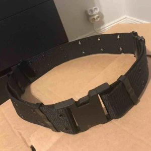  - Ett alternative skärp. 5,5 cm på bredden. Använt en gång. Justerbart. Frakt ingår i priset!