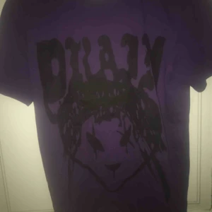  - Limited edition Drain Alien tshirt köpt från första droppet på ee.gtb.sg, aldrig använd, Lägg gärna ett pris, men den går för 100+USD på grailed. Kan gå ner lite vid snabb o smidig affär.