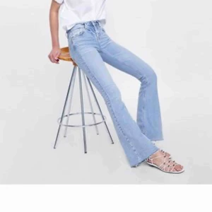  - Populära jeans från zara, bootcut. Skit snygg färg men används tyvärr för lite..🌟