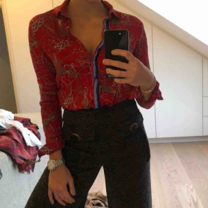  - Så fin skjorta från Rodebjer. Säljer på grund av att den inte passar länge 💔 Möts upp eller fraktar! 😃