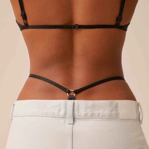  - Limited edition 00tals style i satin, helt oanvända. Fri frakt  (första bild lånad) 