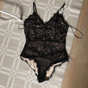  - Snygg body, aldrig använd! 