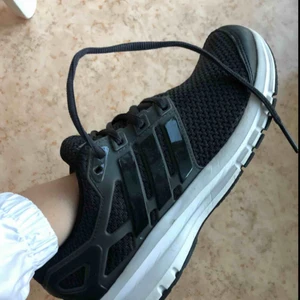  - Knappt använda adidas träningsskor strl 38-39 