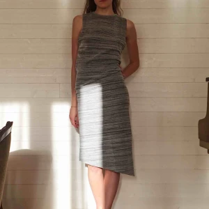  - Tunn och mjuk klänning som passar till vardags och på fest