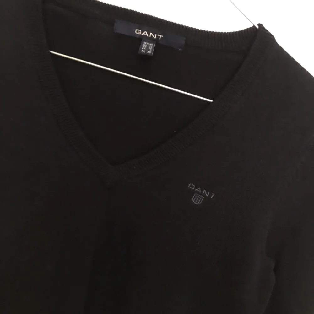 Gant tröja i toppenskick. Säljer då den ej kommer till användning. Köparen står för frakt. Kan även mötas i malmö 💖. Tröjor & Koftor.
