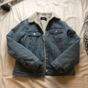  -  Oversize jacka från bik bok. Pris kan diskuteras.