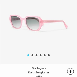  - Solglasögon från our legacy med fodral. använda typ en gång. Köpta på caliroots. Nypris 1899kr. 