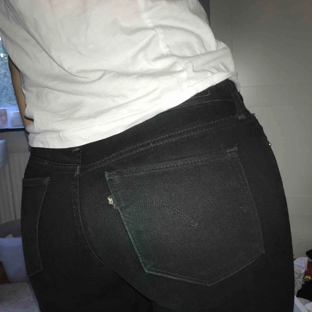 Jättefina Levis jeans . Jeans & Byxor.