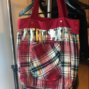  - Aeropostale Tote bag Color: Red 