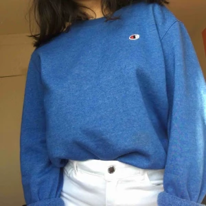  - Riktigt fin och mysig Champion tröja som jag tyvärr inte längre använder.